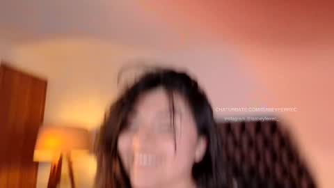 Snapshot of isabeyferrec chatting on December 28, 9:30 pm ISABEY online show from December 28, 9:30 pm