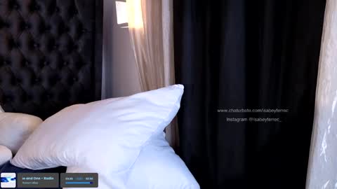 Snapshot of isabeyferrec chatting on January 26, 10:02 pm ISABEY online show from January 26, 10:02 pm