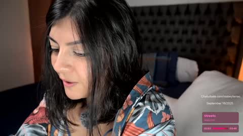 Snapshot of isabeyferrec chatting on September 18, 6:43 pm ISABEY online show from September 18, 6:43 pm