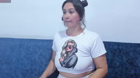 isagiraldo online show from April 16, 2:51 pm