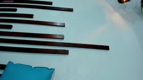 Isa online show from February 4, 4:29 pm