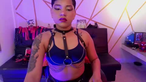 isabela online show from October 2, 11:34 pm