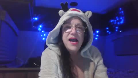 Snapshot of iseestarz420 chatting on December 13, 12:09 am Iseestarz420 online show from December 13, 12:09 am