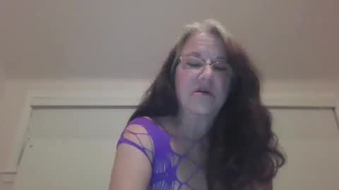 Snapshot of iseestarz420 chatting on December 23, 3:29 am Iseestarz420 online show from December 23, 3:29 am