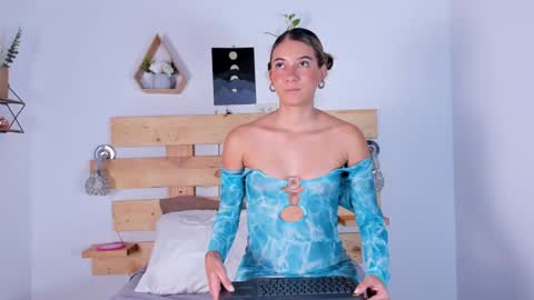 ishabellalopez online show from January 3, 4:22 am