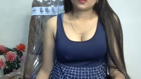 Snapshot of ishika_ishu chatting on October 6, 3:48 am ishika_ishu online show from October 6, 3:48 am