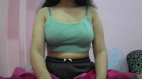 ishika_singh_ online show from February 16, 2:07 am