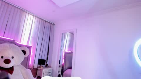 Isis  lohan online show from October 1, 11:49 am