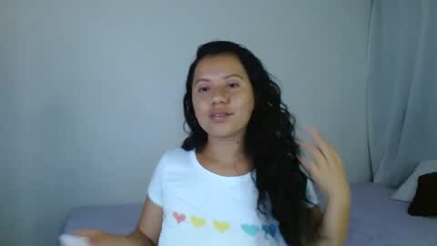 Snapshot of isis_cb17 chatting on February 7, 9:58 am Isis online show from February 7, 9:58 am