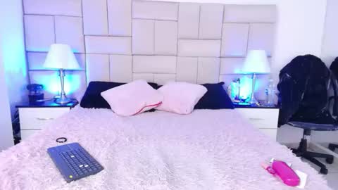 Pauli online show from April 21, 2:56 pm