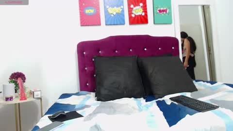 Snapshot of isla_rosess chatting on October 4, 2:04 pm isla_rosess online show from October 4, 2:04 pm