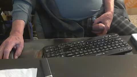 Snapshot of islandduke chatting on October 29, 3:03 pm Duke online show from October 29, 3:03 pm