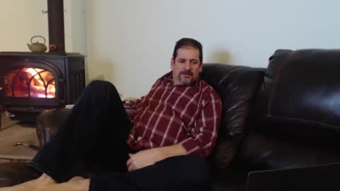 Snapshot of islandguy70 chatting on January 3, 7:49 am Jim online show from January 3, 7:49 am