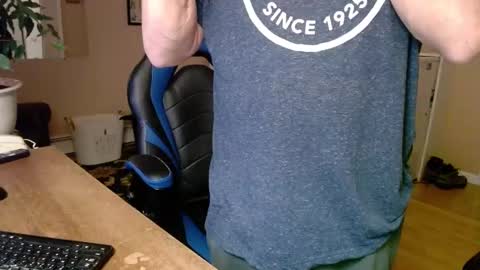 Snapshot of islandguy70 chatting on January 5, 8:54 am Jim online show from January 5, 8:54 am