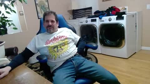 Snapshot of islandguy70 chatting on January 8, 10:16 pm Jim online show from January 8, 10:16 pm