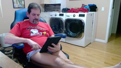 Snapshot of islandguy70 chatting on January 11, 9:57 pm Jim online show from January 11, 9:57 pm