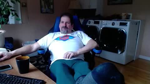 Snapshot of islandguy70 chatting on January 18, 3:59 pm Jim online show from January 18, 3:59 pm