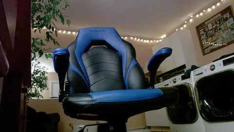 Snapshot of islandguy70 chatting on January 23, 9:39 am Jim online show from January 23, 9:39 am