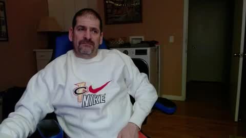 Snapshot of islandguy70 chatting on February 1, 7:05 am Jim online show from February 1, 7:05 am