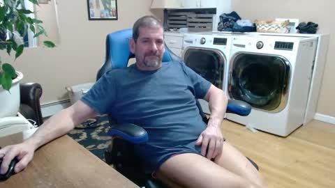 Snapshot of islandguy70 chatting on February 3, 9:41 am Jim online show from February 3, 9:41 am