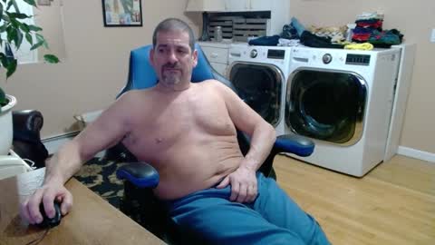 Snapshot of islandguy70 chatting on February 4, 9:28 am Jim online show from February 4, 9:28 am