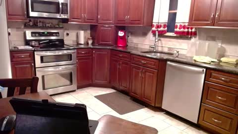 Snapshot of islandguy70 chatting on October 8, 10:40 pm Jim online show from October 8, 10:40 pm