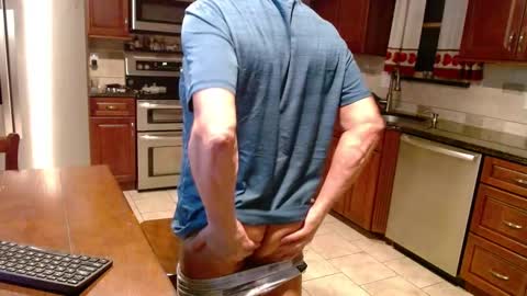 Snapshot of islandguy70 chatting on October 20, 10:43 pm Jim online show from October 20, 10:43 pm