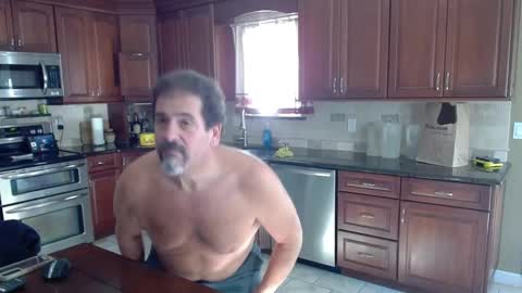 Snapshot of islandguy70 chatting on October 26, 3:29 pm Jim online show from October 26, 3:29 pm