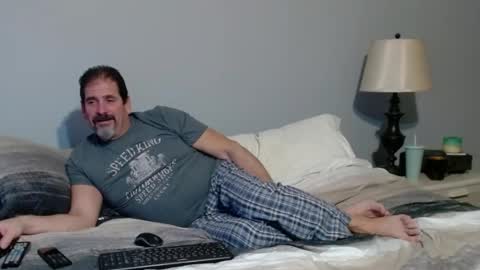 Snapshot of islandguy70 chatting on October 27, 10:47 pm Jim online show from October 27, 10:47 pm