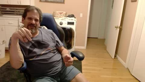 Snapshot of islandguy70 chatting on November 6, 11:48 pm Jim online show from November 6, 11:48 pm