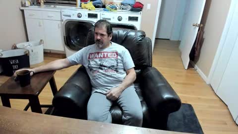 Snapshot of islandguy70 chatting on December 1, 6:40 am Jim online show from December 1, 6:40 am