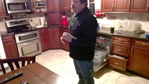 Snapshot of islandguy70 chatting on December 2, 9:43 pm Jim online show from December 2, 9:43 pm