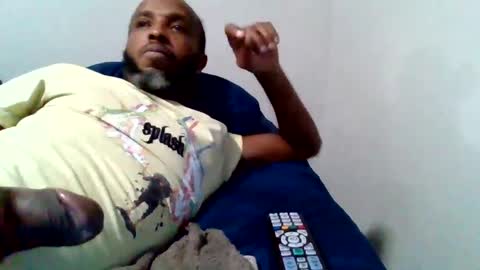 Snapshot of islandmaker chatting on September 11, 7:47 pm islandmaker online show from September 11, 7:47 pm