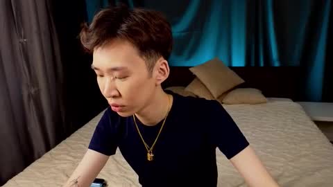 Snapshot of islendtakumi chatting on November 16, 3:23 am Takumi online show from November 16, 3:23 am