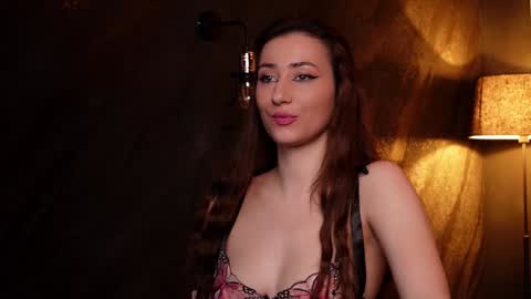 IsoldeBliss online show from February 5, 1:33 pm