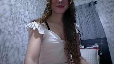 Snapshot of issa30213 chatting on December 15, 1:57 am Issa online show from December 15, 1:57 am