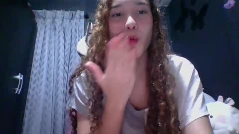 Snapshot of issa30213 chatting on March 5, 2:46 am Issa online show from March 5, 2:46 am