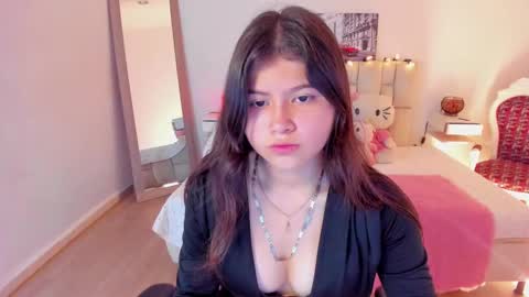 Issa  online show from November 7, 6:52 pm