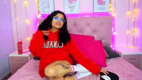 Snapshot of issaa_tyler chatting on November 23, 3:45 pm Issa online show from November 23, 3:45 pm