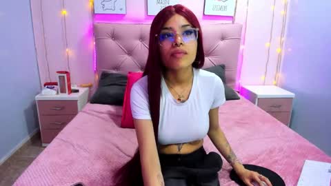 Snapshot of issaa_tyler chatting on December 2, 3:34 am Issa online show from December 2, 3:34 am