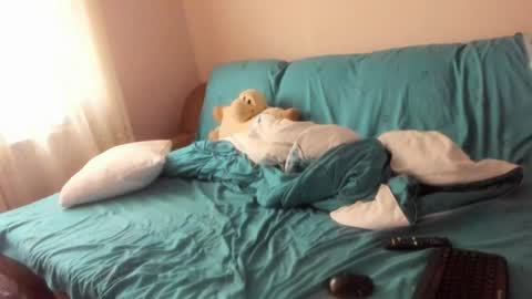 Issabelle online show from January 8, 7:43 am