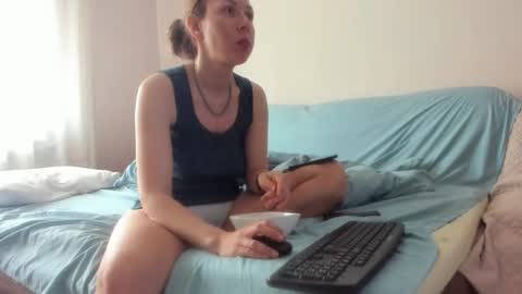 Issabelle online show from March 18, 8:50 am