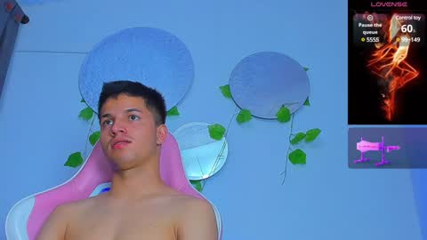 Snapshot of issac_james chatting on February 5, 6:46 am Issac online show from February 5, 6:46 am