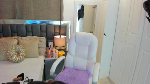 Iseey online show from February 10, 3:35 am