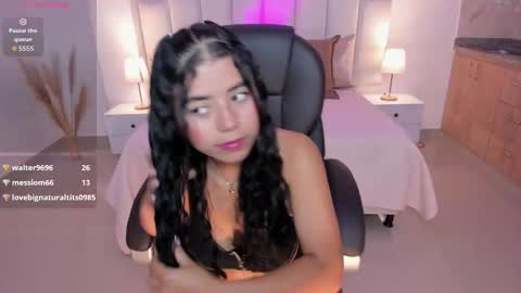 Snapshot of issi_loren chatting on September 23, 6:33 pm issi_loren online show from September 23, 6:33 pm