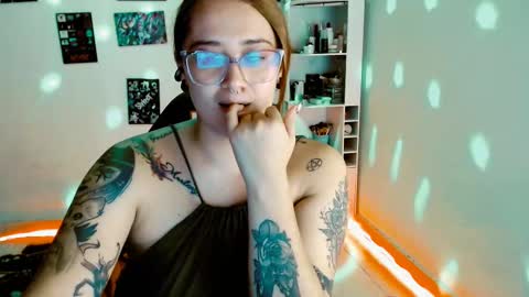 Yiz online show from February 17, 7:15 am