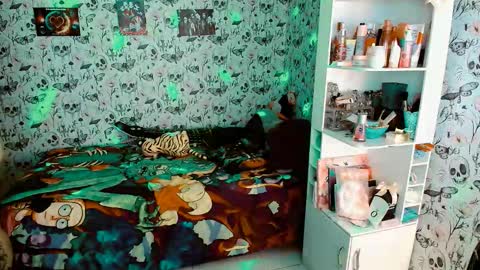 Yiz online show from November 30, 12:36 am