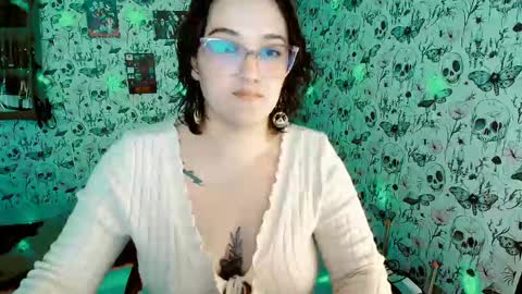 Yiz online show from May 3, 12:49 am
