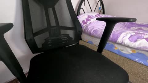 Snapshot of istanbullian chatting on March 1, 1:40 pm erdem online show from March 1, 1:40 pm