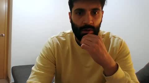 italianboybcn online show from December 28, 10:36 am